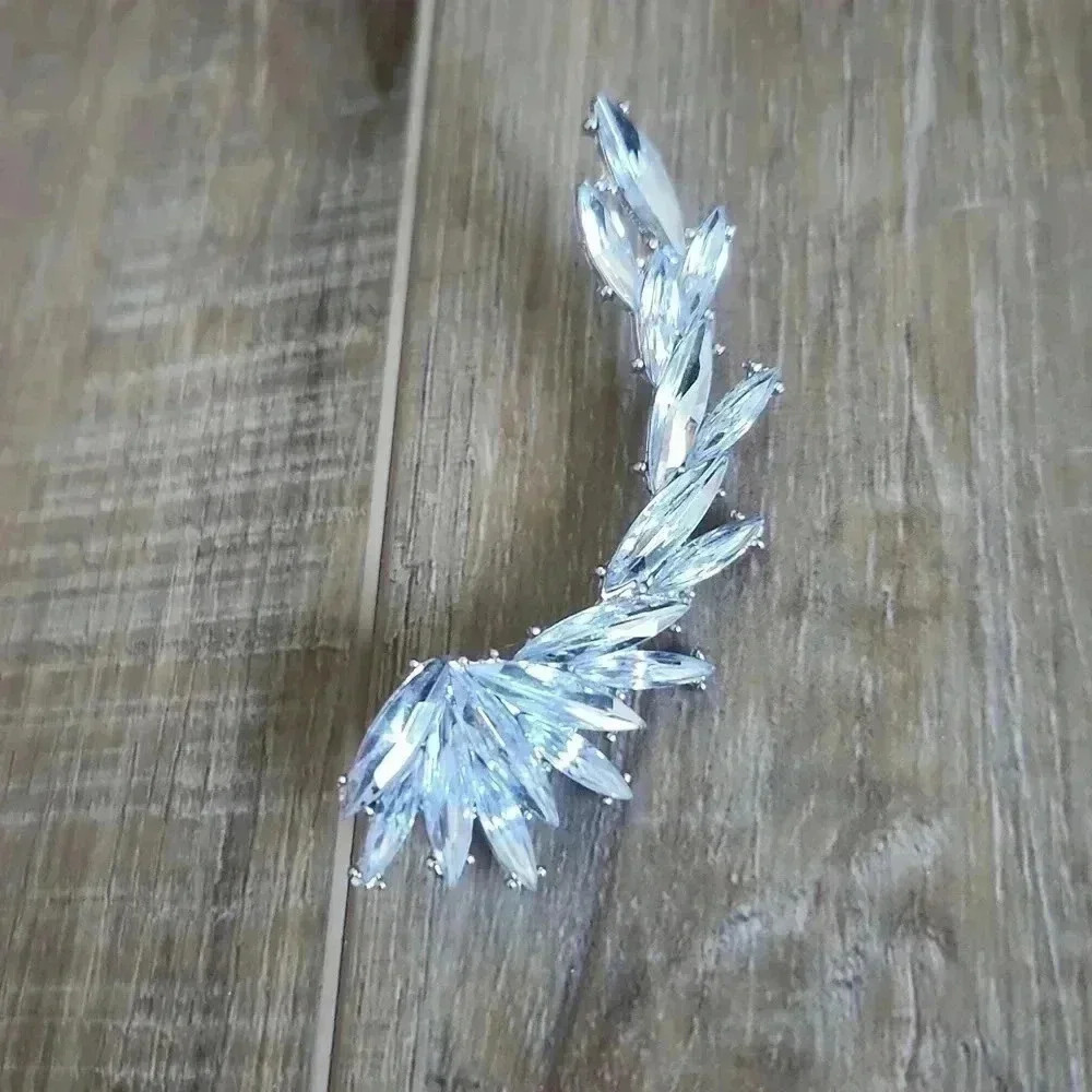 One piece earrings accessory asymmetrical